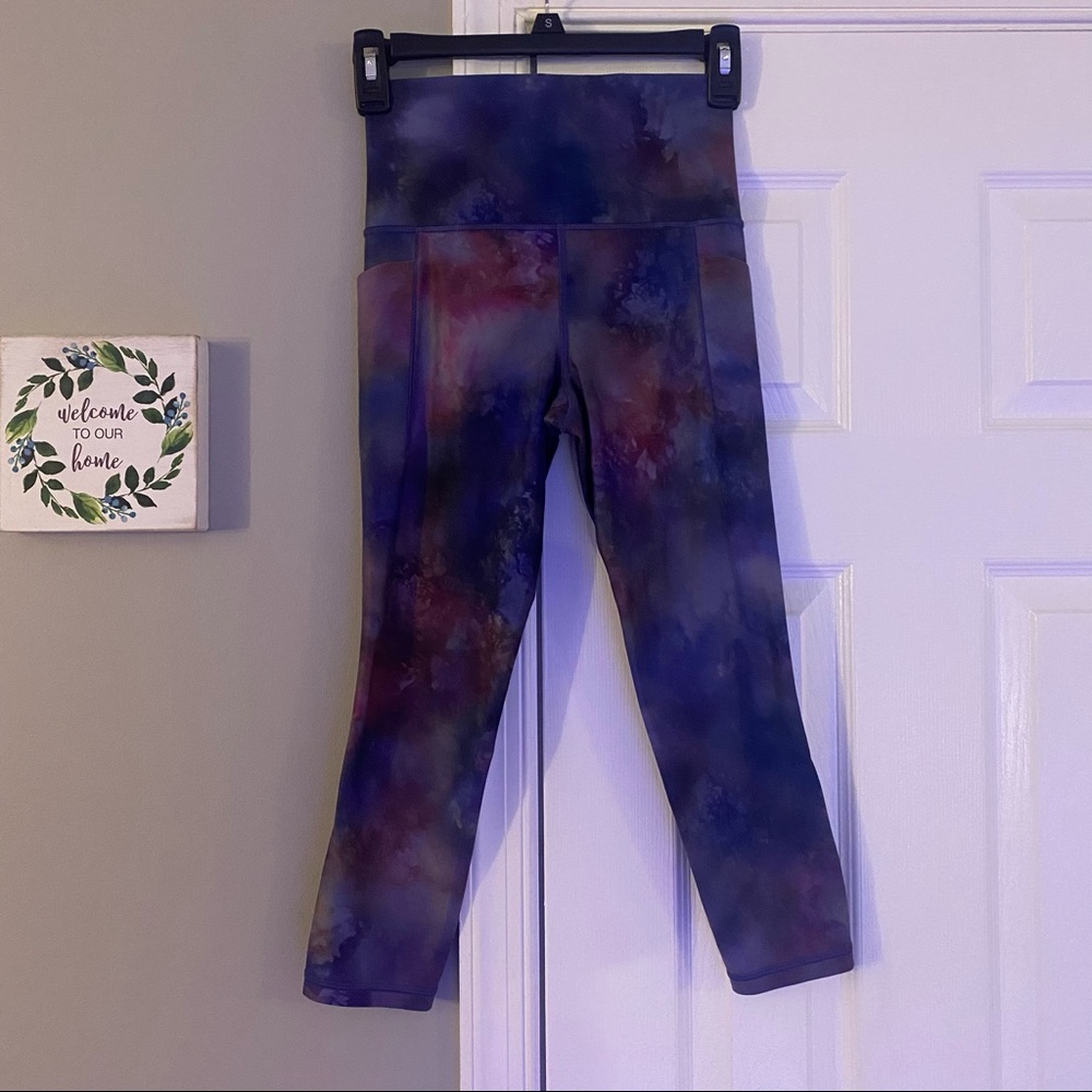 Athleta Salutation Stash Pocket II Supernova Capri Legging Blue Purp Tie Dye XS
